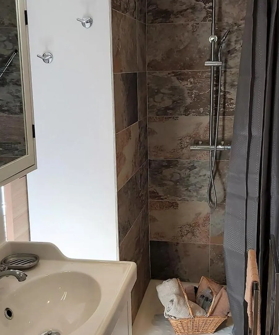 La Maisonnette De Vacances Avec Piscine Privee Pour 2 Pers Lorgues 0*,  France